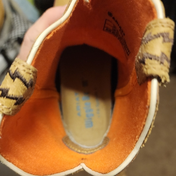 Size 4 Ariat light tan Cowboy boots - Picture 6 of 6